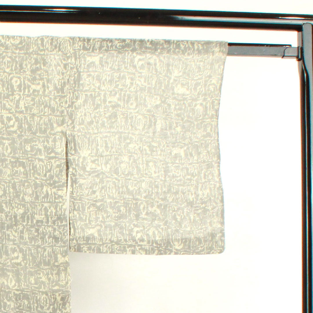 夏物 正絹 小紋 身丈167.5cm 裄丈66.5cm 絹鼠色(きぬねずいろ) 幾何学模様 紗 Aランク グレー系 1132001493522