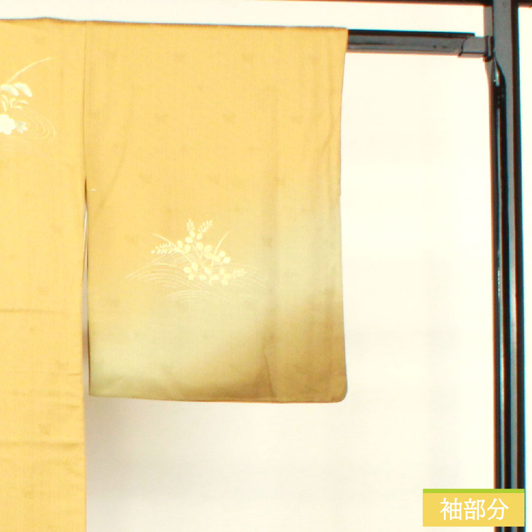 Homongi (formal kimono) Length 162cm Sleeve length 65cm Karakin color Gold leaf finish Floral pattern Pure silk S rank Yellow 1112003922423