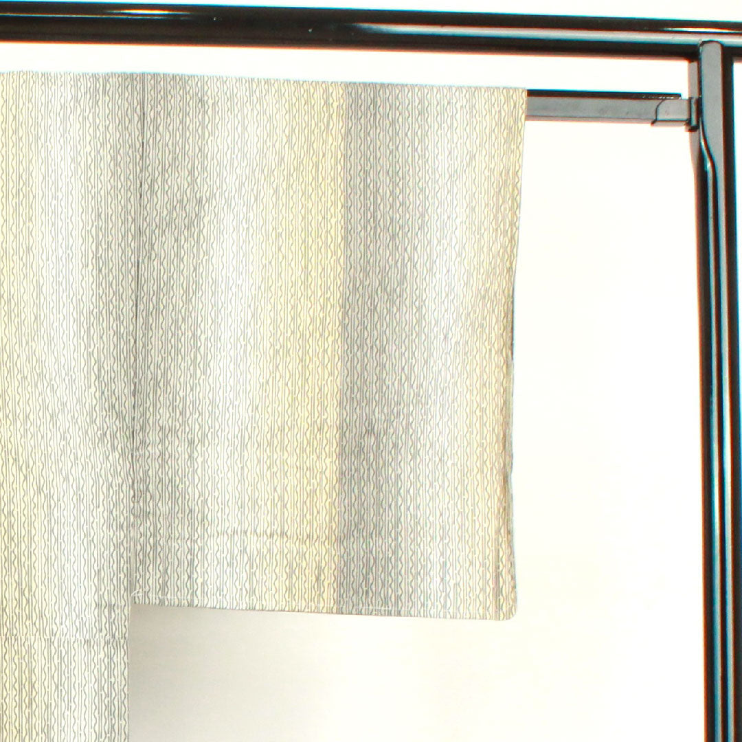 浴衣 男物 しつけ糸付き 未使用品 幾何学模様 木綿 Sランク 単衣 身丈138.5cm 裄丈71cm グラデーション系 1118003542199