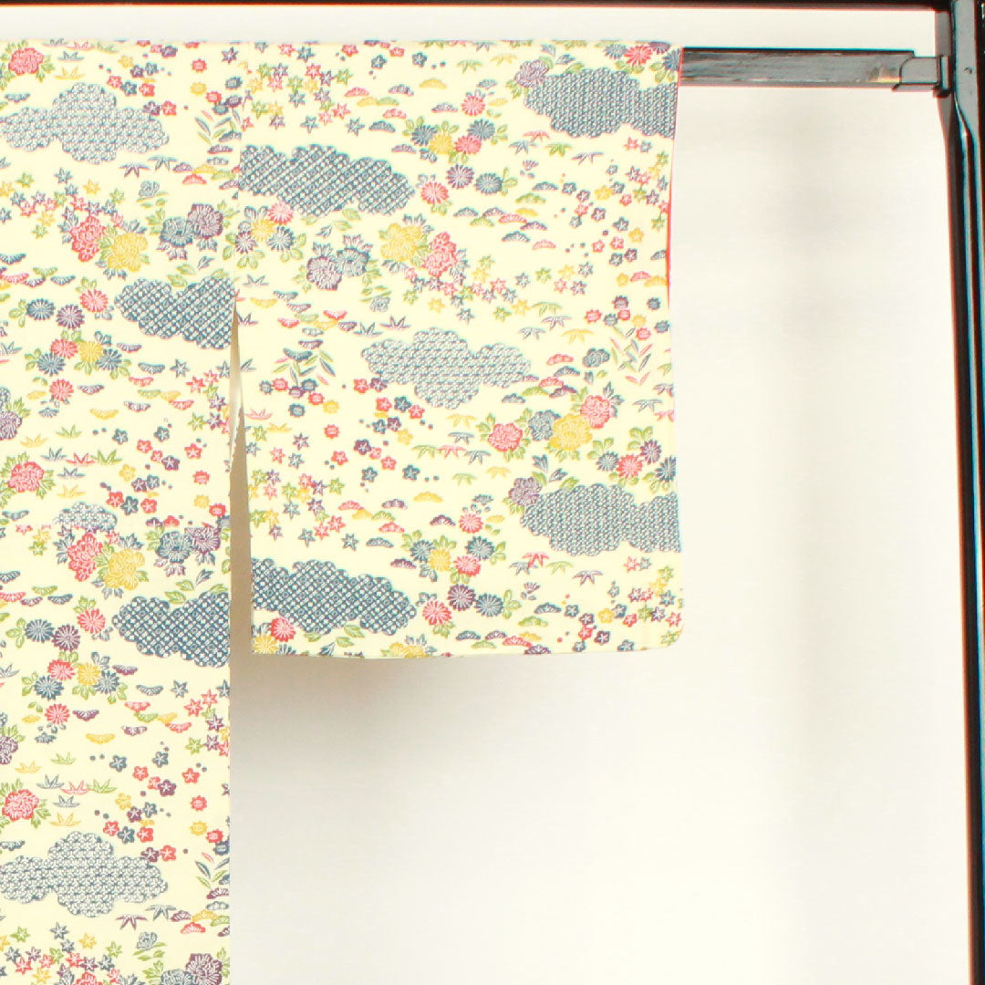 小紋 身丈162cm 裄丈63cm 袷 鳥の子色 型染 草花模様 正絹 Sランク クリーム系 1115002382415