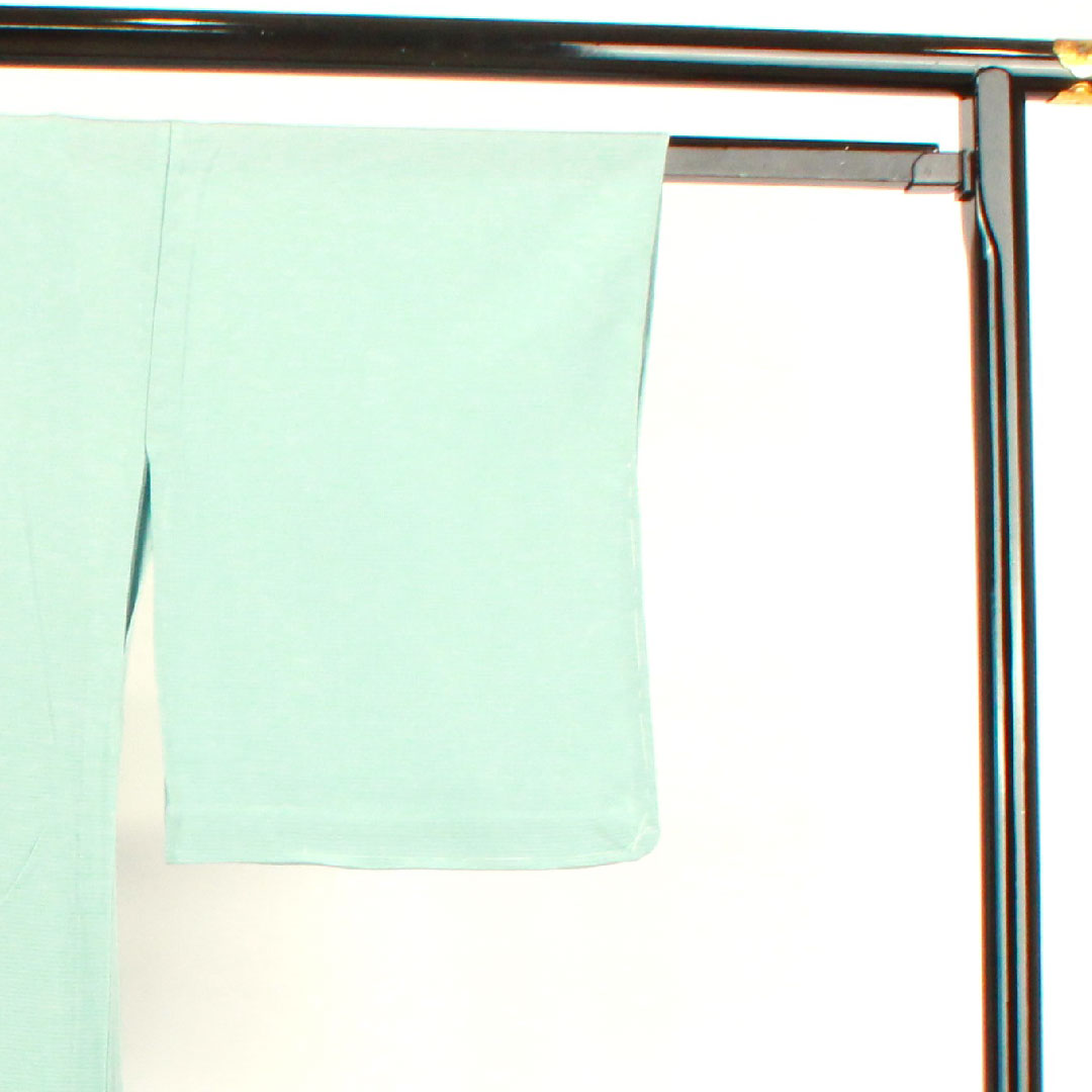 夏物 正絹 色無地 身丈159.5cm 裄丈63.5cm 砧青磁色(きぬたせいじいろ) 浮線蔦 しつけ糸付き 絽 Aランク 水色系 1132000843324