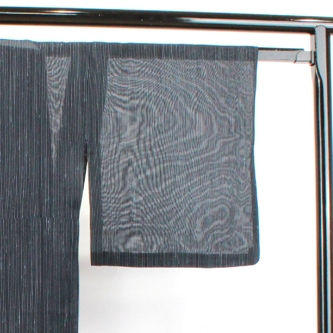 夏物 ポリエステル 紬 身丈163.5cm 裄丈67.5cm 縞 洗える着物 紗 Sランク 黒系 1132001512410