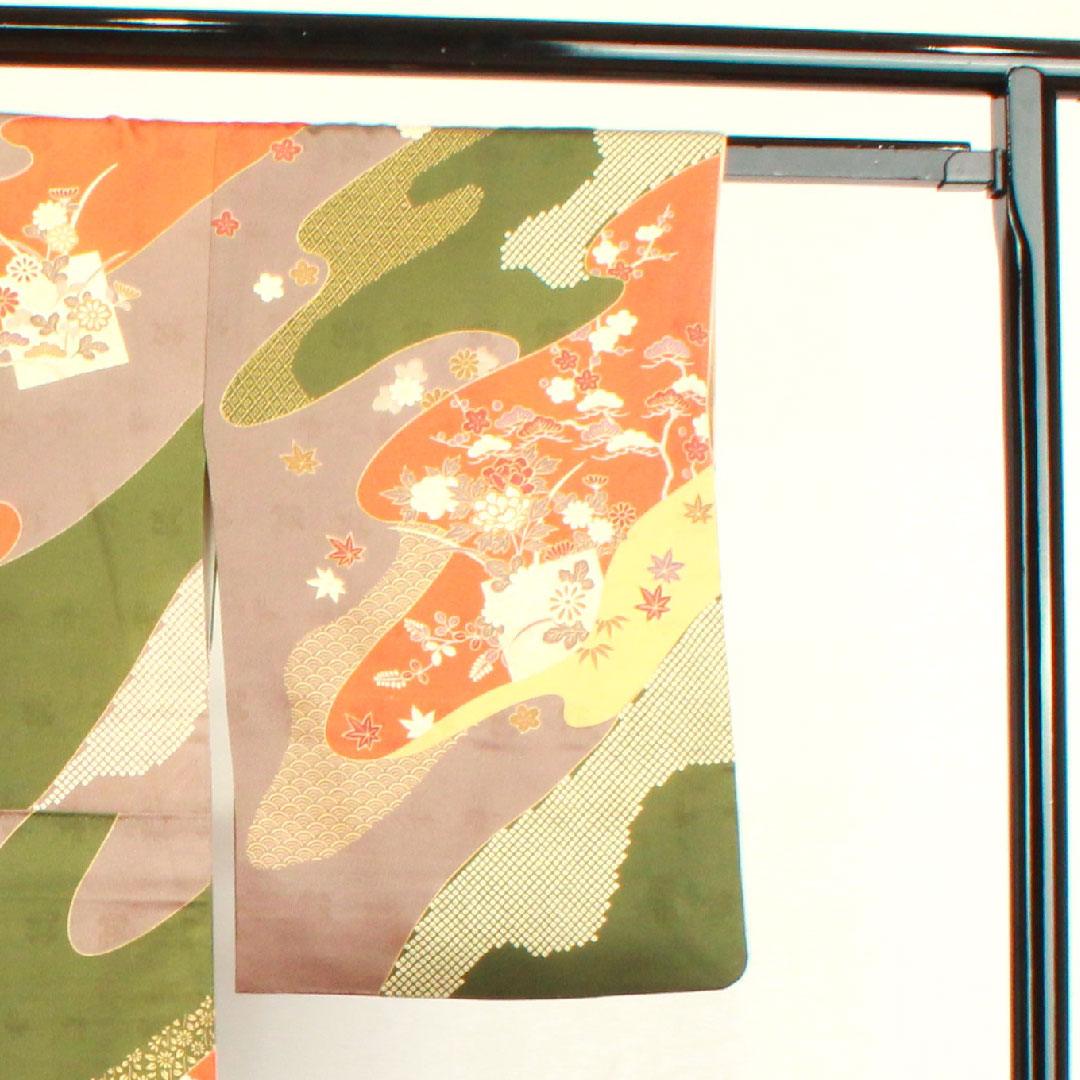 Homongi, pure silk, lined, length 157.5cm, sleeve length 63cm, auspicious motifs, chrysanthemum, pine, Seigaiha, A rank, gradation style, 1112002863399