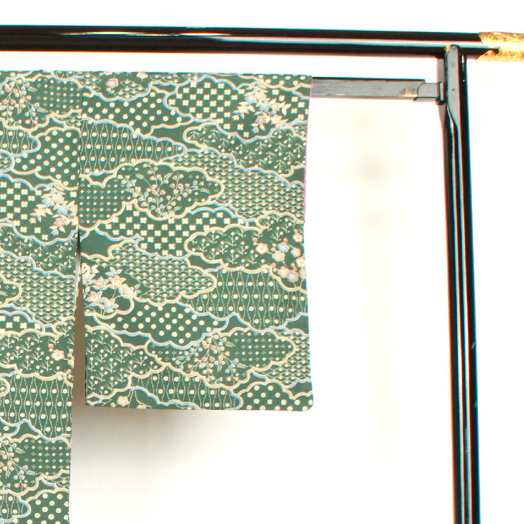 小紋 身丈160cm 裄丈62.5cm 袷 萌葱色 洗える着物 雲取り 草花模様 ポリ Sランク 緑系 1115002572419