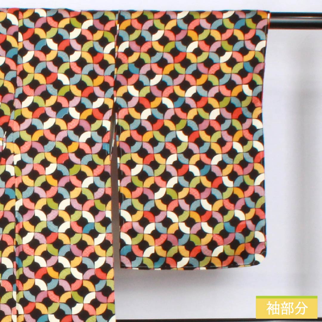 小紋 正絹 身丈154.5cm 裄丈62cm 袷 幾何学模様 しつけ糸付き Sランク 黒系 1115005652210