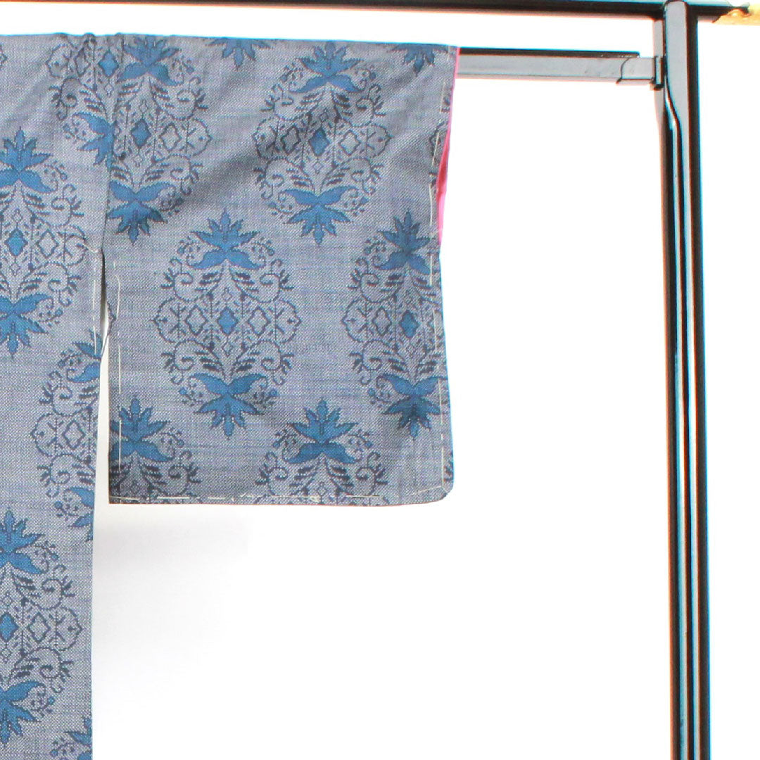 大島紬 身丈148cm 裄丈61cm 経緯絣 抽象模様 正絹 Aランク 袷 紺系 1116002683118