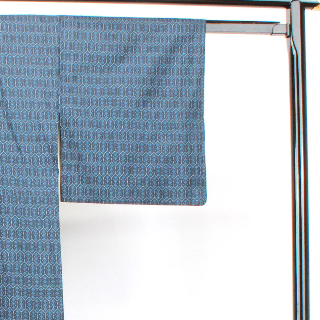 大島紬 身丈160.5cm 裄丈63cm 濃紺色 経緯絣 亀甲 正絹 Aランク 袷 紺系 1116002593418