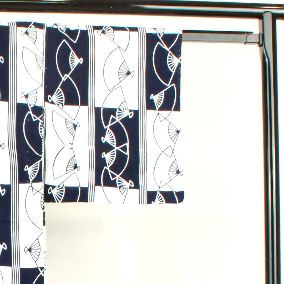 浴衣 市松 扇子 木綿 Aランク 単衣 身丈145cm 裄丈64.5cm 白系 1118002523111