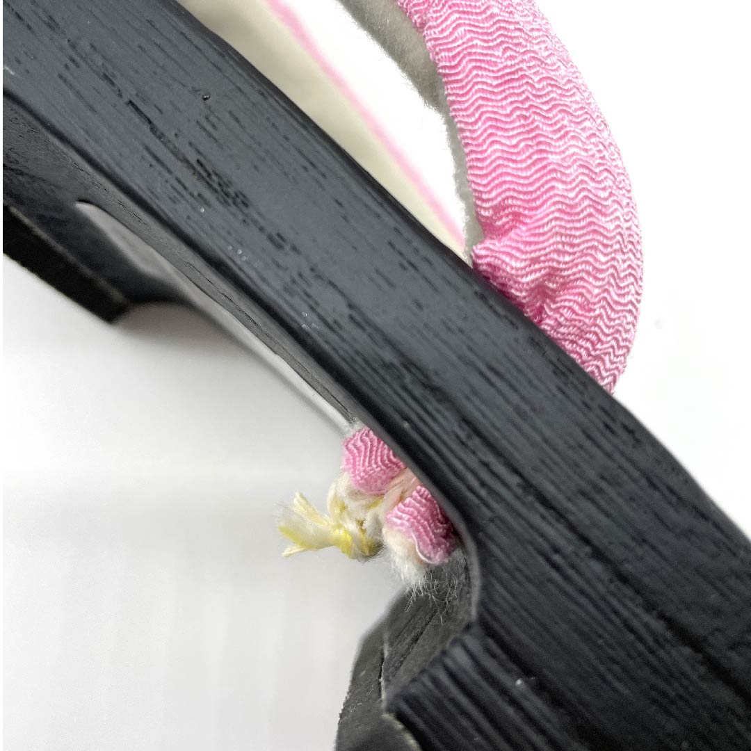 (新品未使用品)下駄 ちりめん 刺繍 桜 XLサイズ 黒系 NEWランク 1122001081510