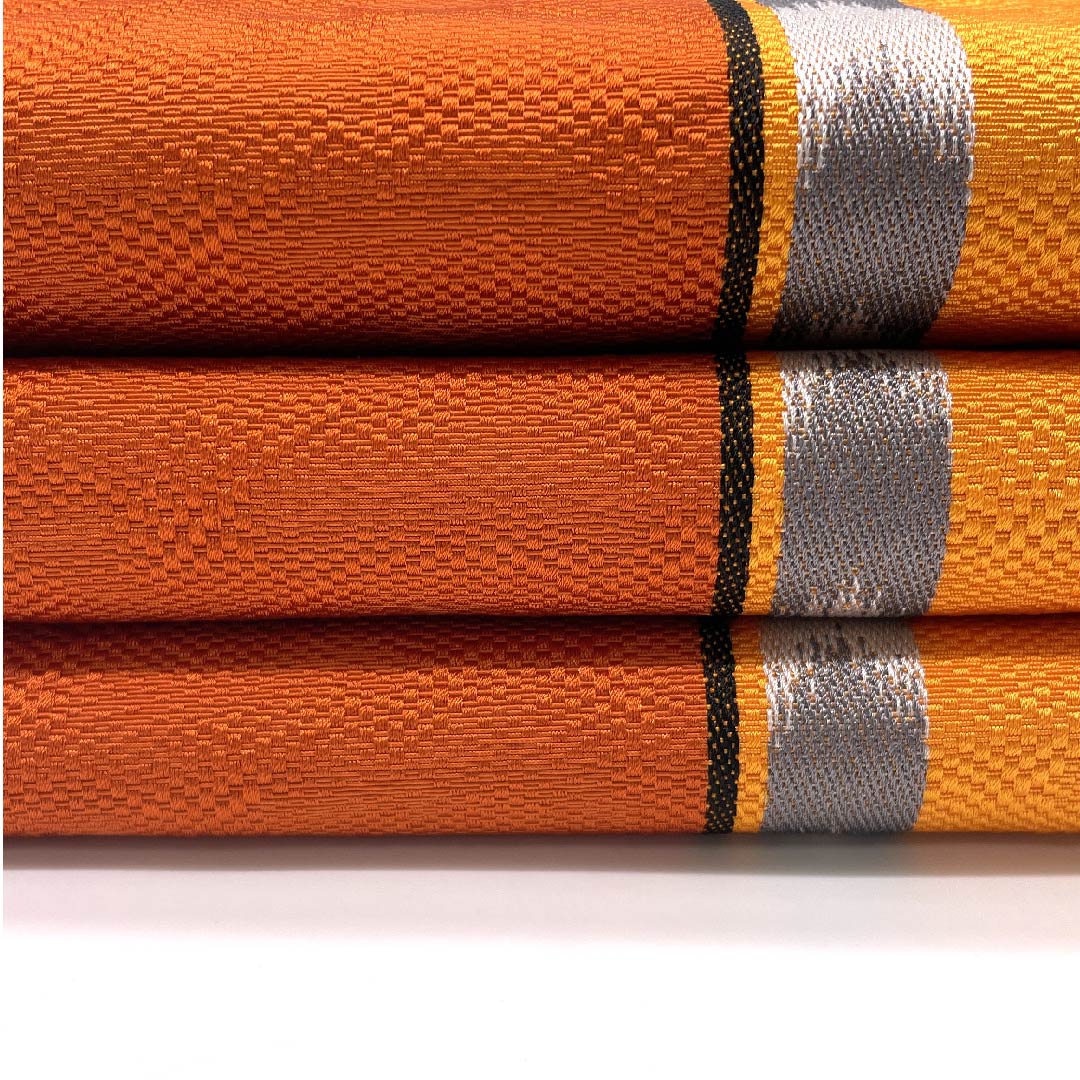 (未仕立)半幅帯 ポリエステル 銀朱色(ぎんしゅいろ) 橙色(だいだいいろ) 矢絣 幾何学模様 帯丈394cm 橙系 Sランク 1125001252326