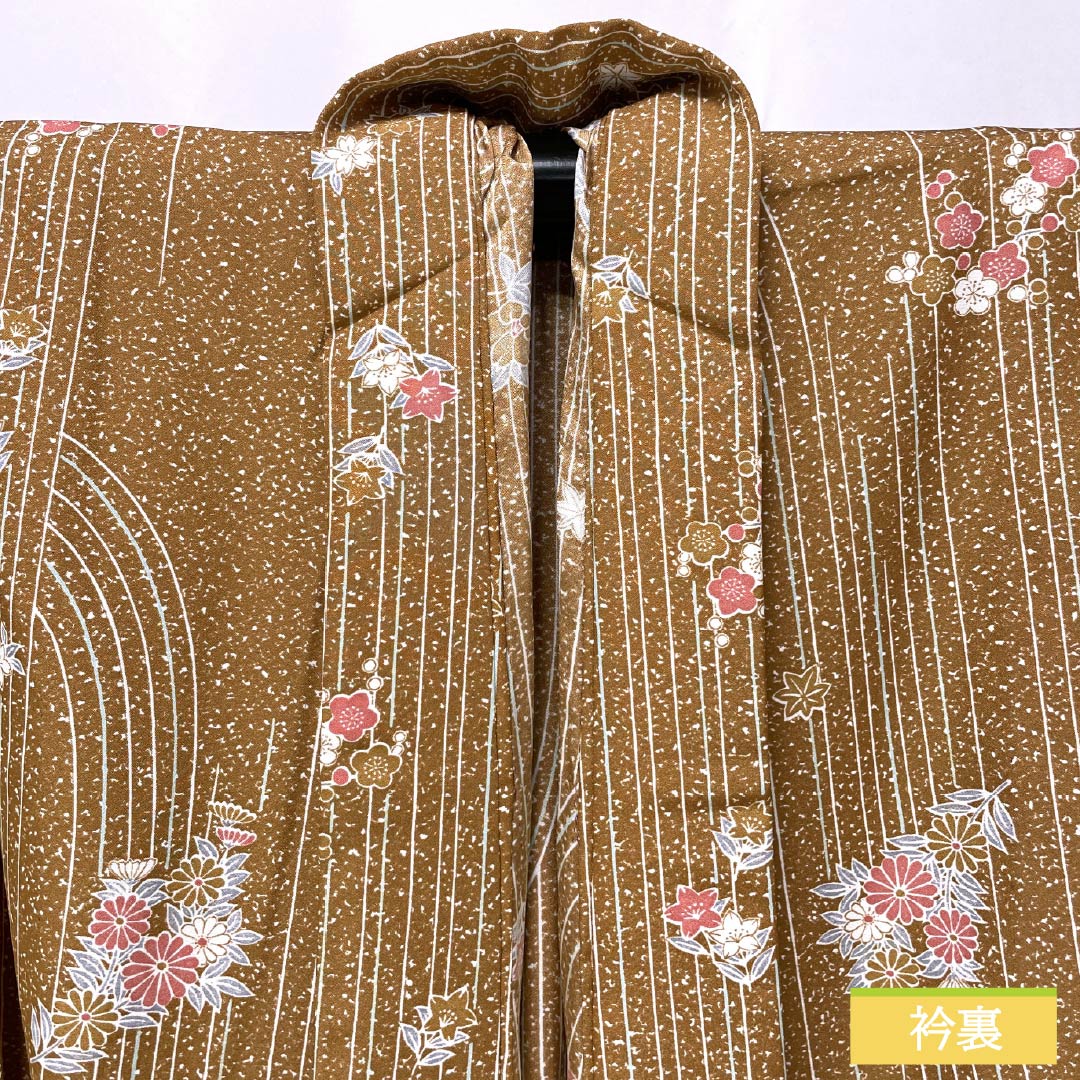 小紋 ポリエステル Sランク 身丈151cm 裄丈63cm 単衣 埴色(はにいろ) 洗える着物 縞 小花 茶系 1115008092214