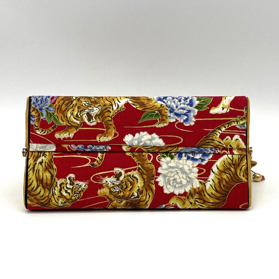 Casual Japanese-style bag, new rank, crimson red (beniakairo) with tiger and chrysanthemum motifs, handmade by an artist, red, 113900132112