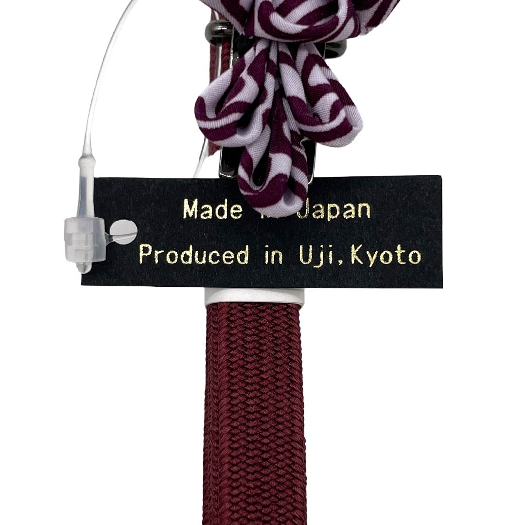 (新品)帯締め 正絹 NEWランク 三分紐 暗紅色(あんこうしょく) 帯留め付き つまみ細工 日本製 長さ約135cm 幅約0.8cm カジュアル 赤系 1135006411312