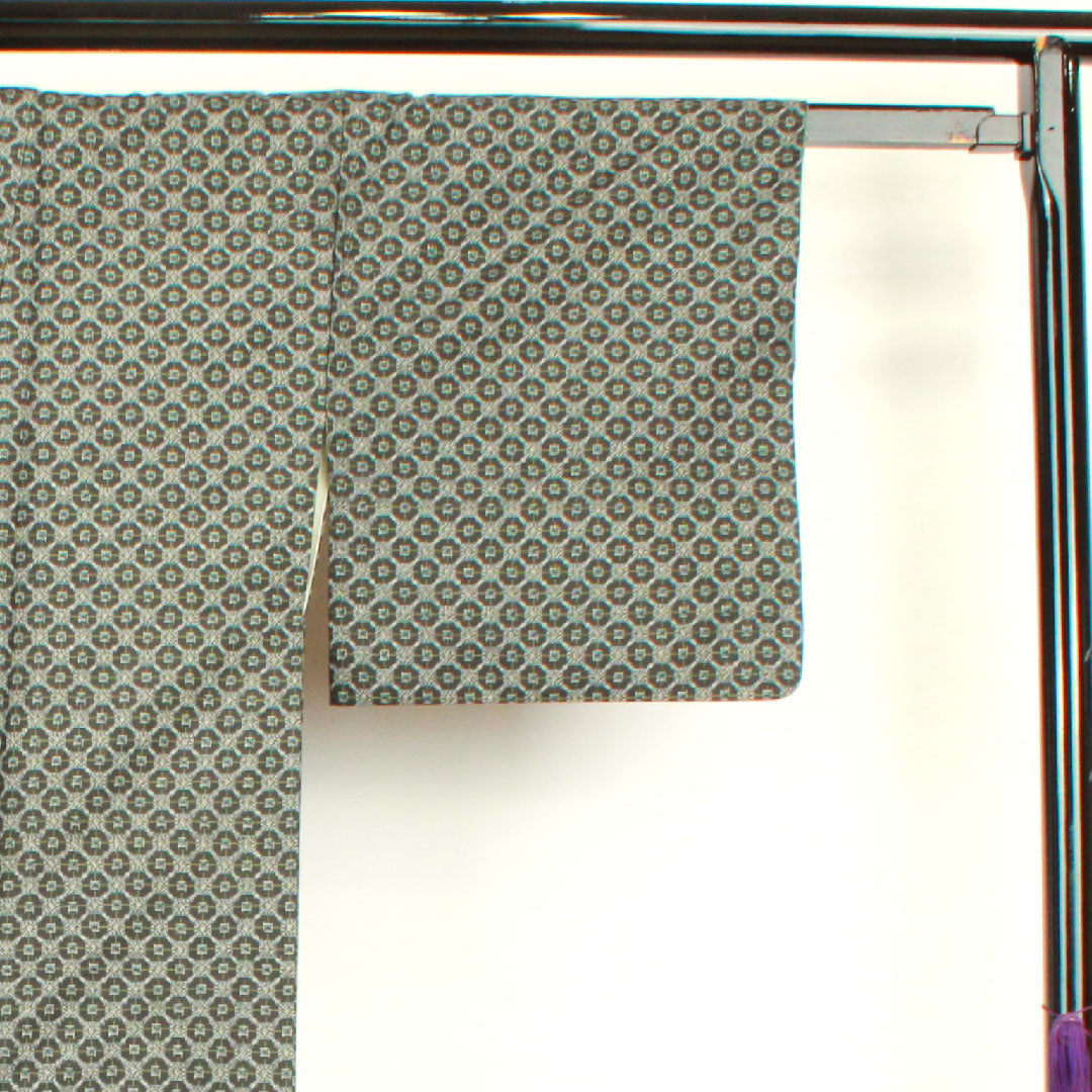 村山大島 身丈148cm 裄丈62.5cm 幾何学模様 正絹 Aランク 袷 黒系 1116001953110