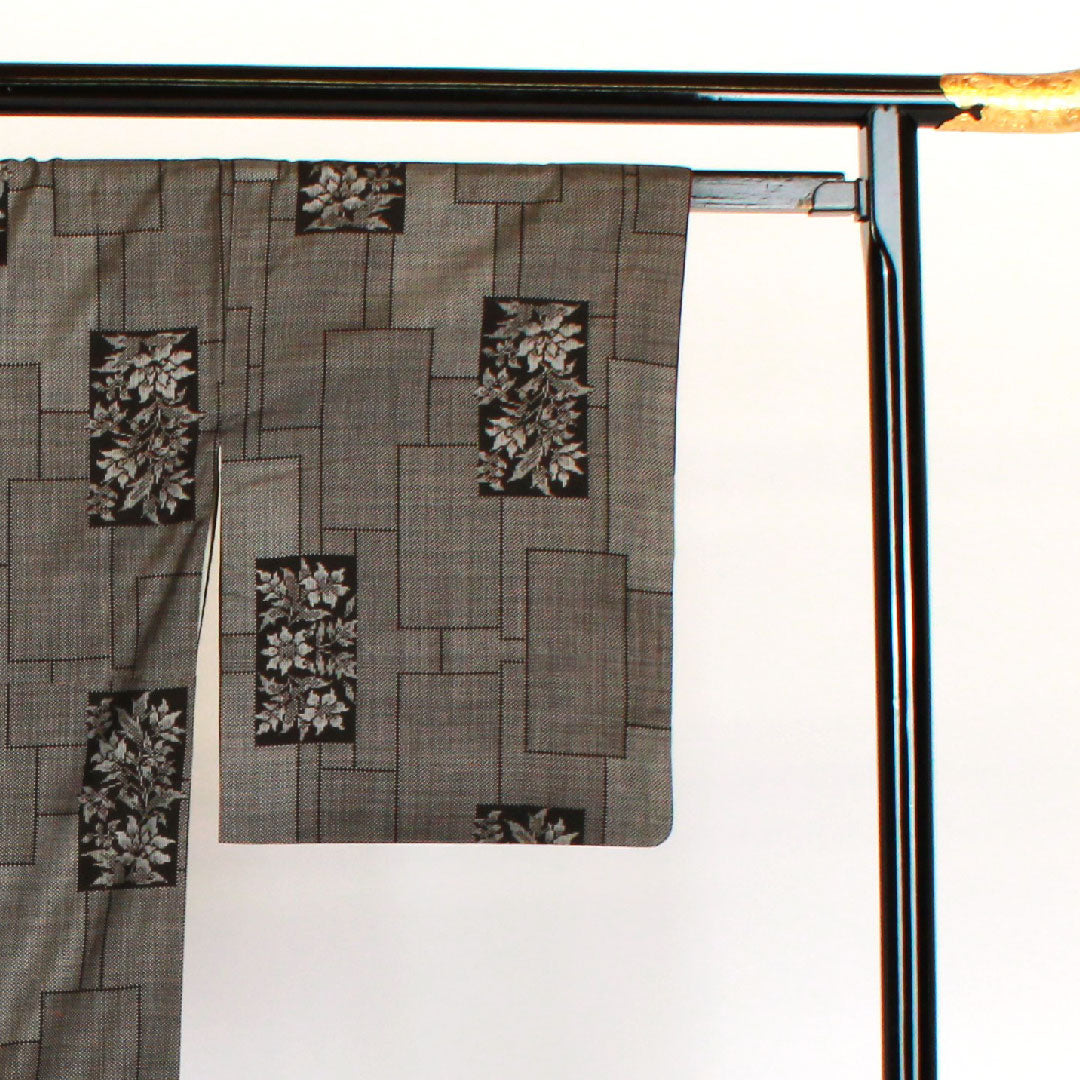 大島紬 身丈157cm 裄丈63cm 7マルキ 一元絣 草花模様 正絹 Sランク 袷 茶系 1116000712314