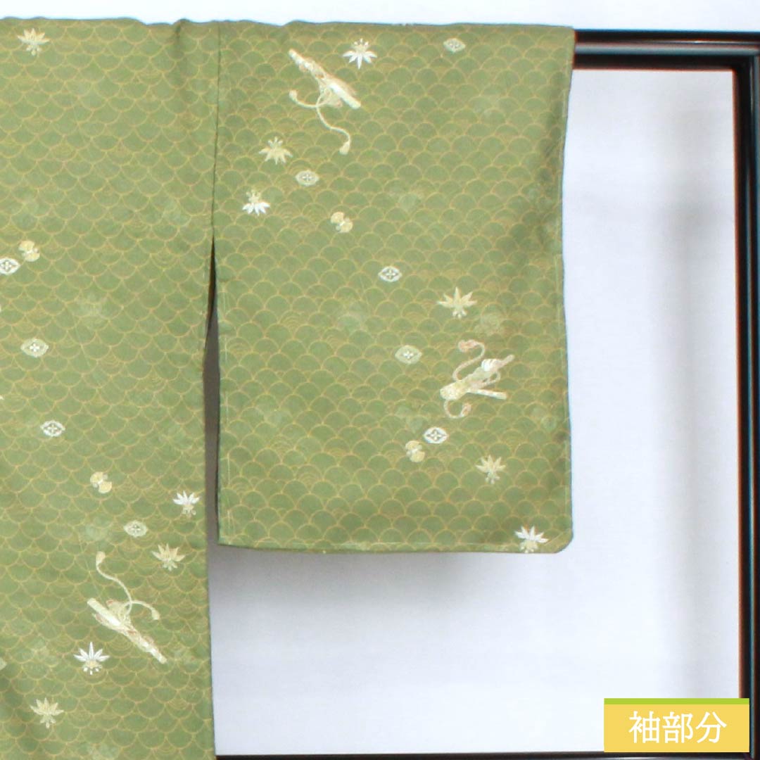 小紋 ポリエステル 身丈169cm 裄丈64.5cm 袷 仏手柑色(ぶしゅかんいろ) 洗える着物 笛 古典柄 Sランク 緑系 1115005462519