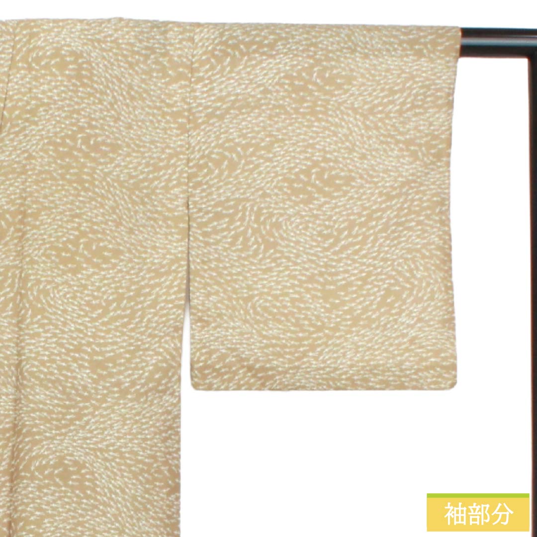 夏物 ポリエステル 小紋 Aランク 身丈151.5cm 裄丈61.5cm 芽色(かやいろ) 松葉 洗える着物 絽 ベージュ系 1132005403225