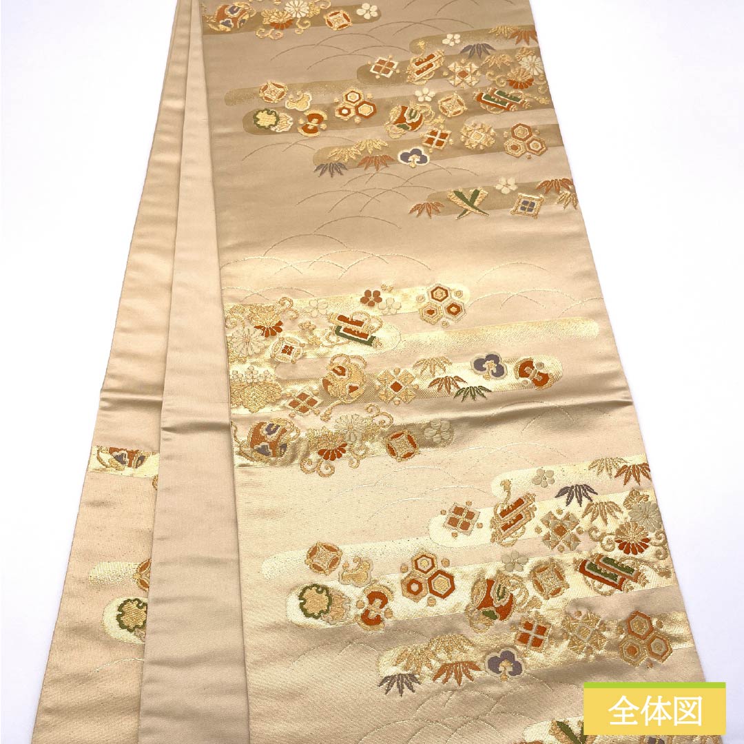 袋帯 正絹 胡桃色(くるみいろ) 留袖用 宝尽くし 花唐草 帯丈430cm Sランク 六通 フォーマル ベージュ系 1123013582325