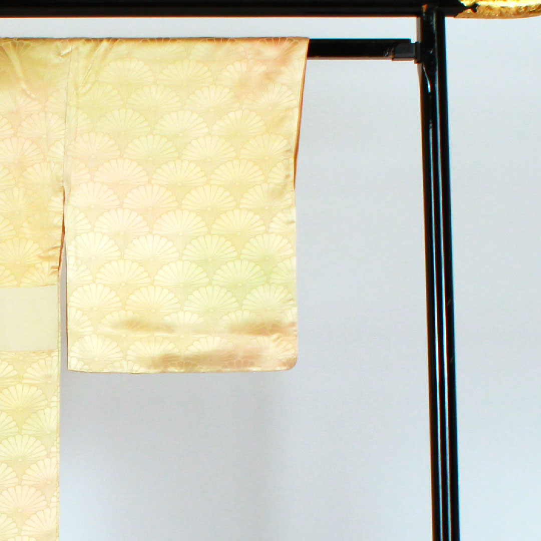 色無地 菊 ぼかし 身丈167.5cm 裄丈66.5cm 袷 正絹 Sランク 黄系 1114000352523