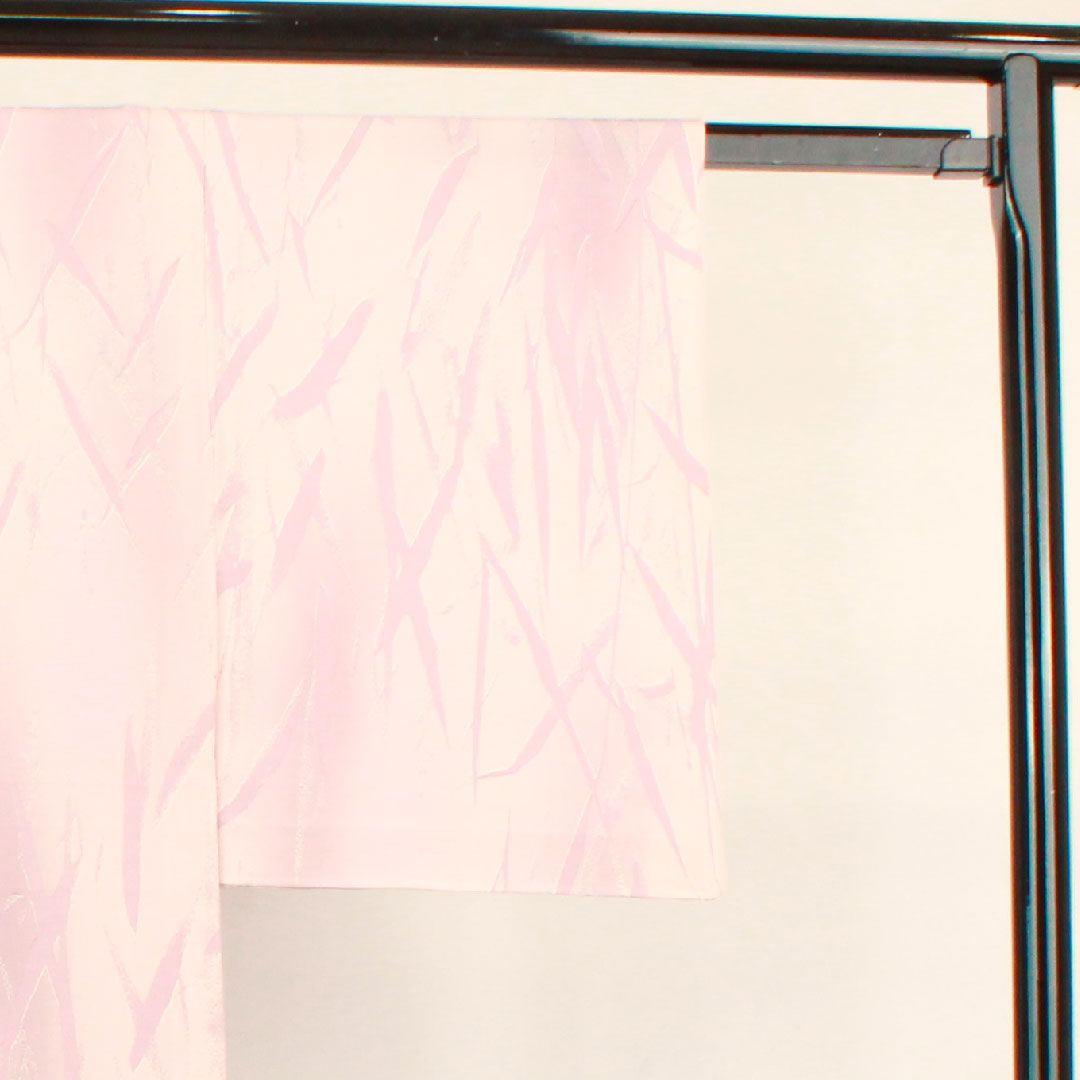 夏物 正絹 小紋 身丈159cm 裄丈62.5cm 桜色(さくらいろ) 抽象模様 しつけ糸付き 未使用品 絽 Aランク ピンク系 1132000533313