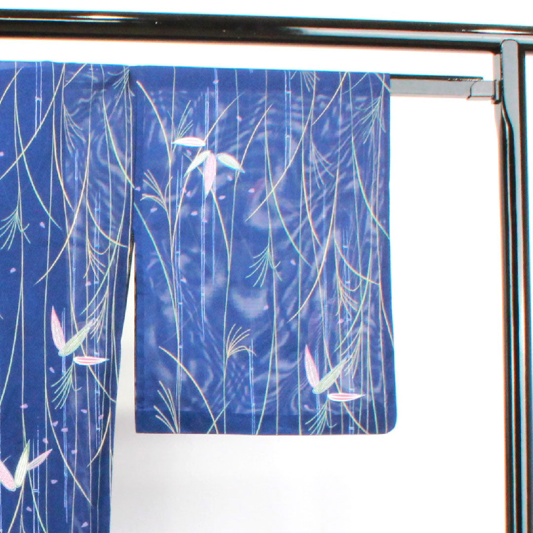 夏物 ポリエステル 小紋 身丈160cm 裄丈67cm 紺桔梗色(こんききょういろ) 竹 洗える着物 絽 Sランク 紺系 1132001442418