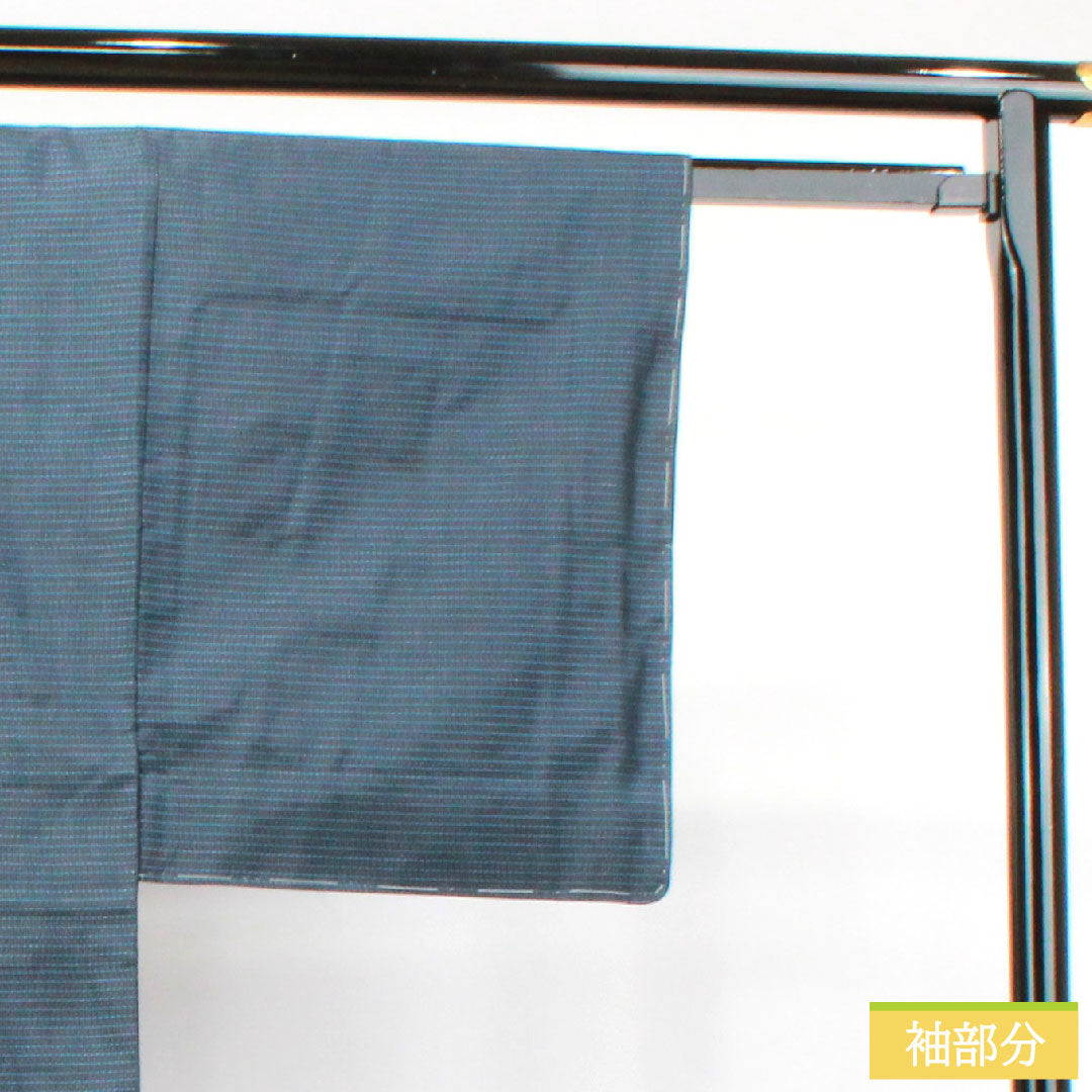 男物 正絹 身丈136.5cm 裄丈67cm 大島紬 亀甲模様 しつけ糸付き アンサンブル Sランク 袷 紺系 1119000712318