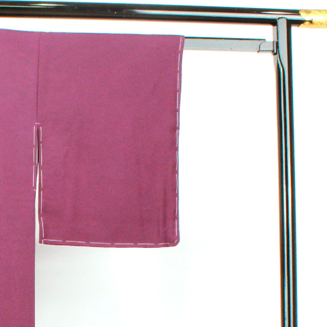 色無地 ポリエステル 紫根色 洗える着物 素無地 丸に三つ柏 身丈163cm 裄丈62.5cm 袷 Sランク 紫系 1114000782420