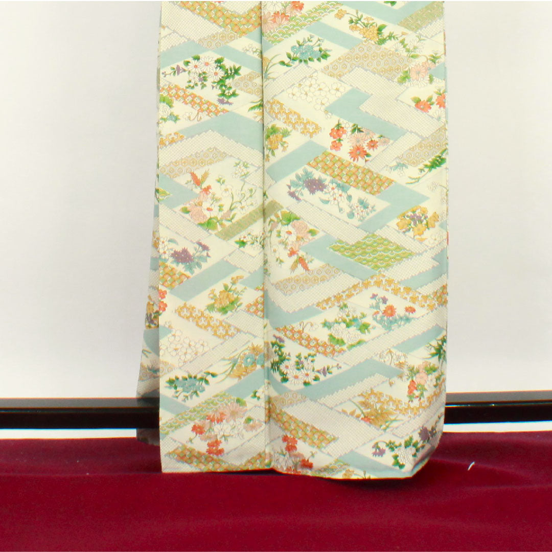 小紋 身丈163.5cm 裄丈64cm 袷 変り松皮菱 草花模様 正絹 Aランク 白系 1115002393411