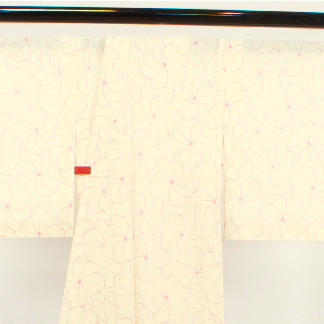 夏物 正絹 紬 身丈157cm 裄丈63.5cm 乳白色(にゅうはくしょく) 菊 紗 Sランク クリーム系 1132001312315