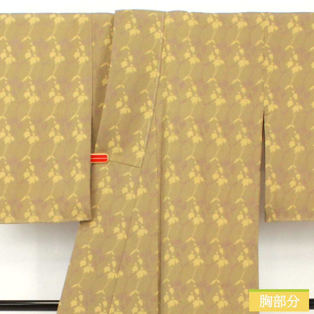 小紋 ポリエステル 身丈163cm 裄丈65cm 袷 紀州茶色(きしゅうちゃいろ) 洗える着物 抽象花 しつけ糸付き 未使用品 Sランク 緑系 1115004922419