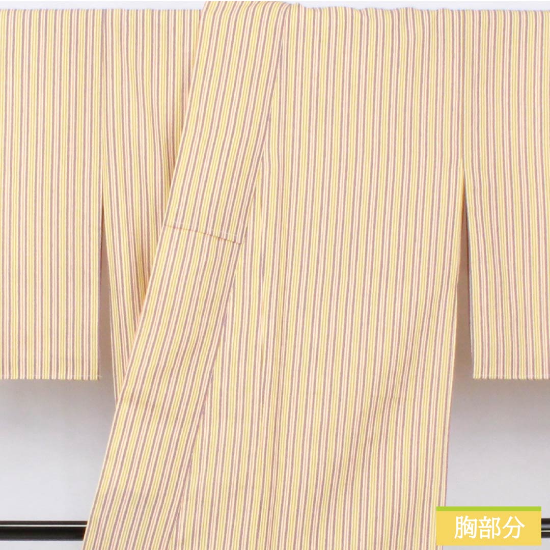 小紋 ポリエステル 身丈163.5cm 裄丈66cm 袷 薄卵色(うすたまごいろ) 縞 未使用品 しつけ糸付き 洗える着物 Sランク クリーム系 1115006052415