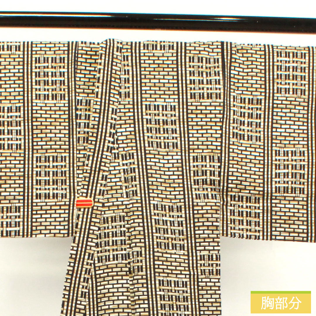 浴衣 木綿 身丈147.5cm 裄丈69cm Sランク 単衣 ベージュ系 東京白茶色(とうきょうしらちゃいろ) 男物 幾何学模様 山本寛斎 1118004942425