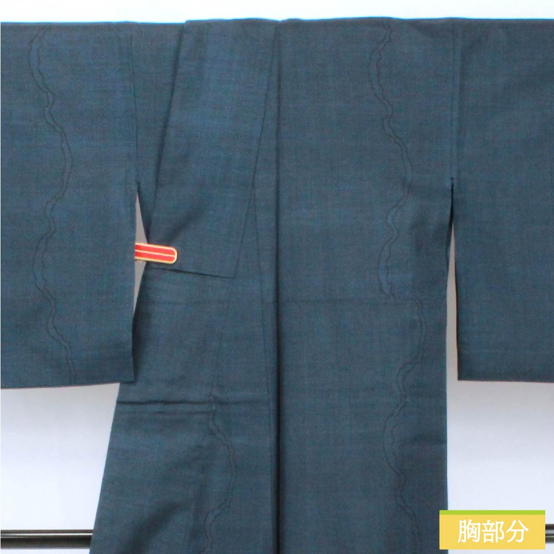 Pure silk tsumugi (pongee) kimono, S rank, length 168cm, sleeve length 67cm, smoked color (fusubeiro), Oshima tsumugi, 9 marks, vertical stripes, single layer, navy blue, product number 1116004752518