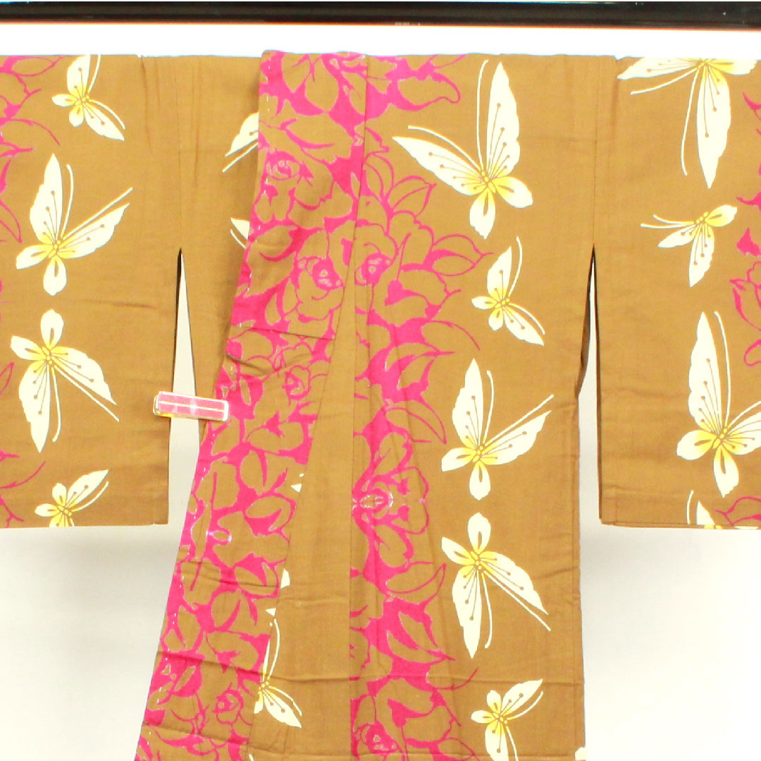 浴衣 伽羅色 蝶 薔薇 木綿 Aランク 単衣 身丈160.5cm 裄丈64.5cm 茶系 1118001743414