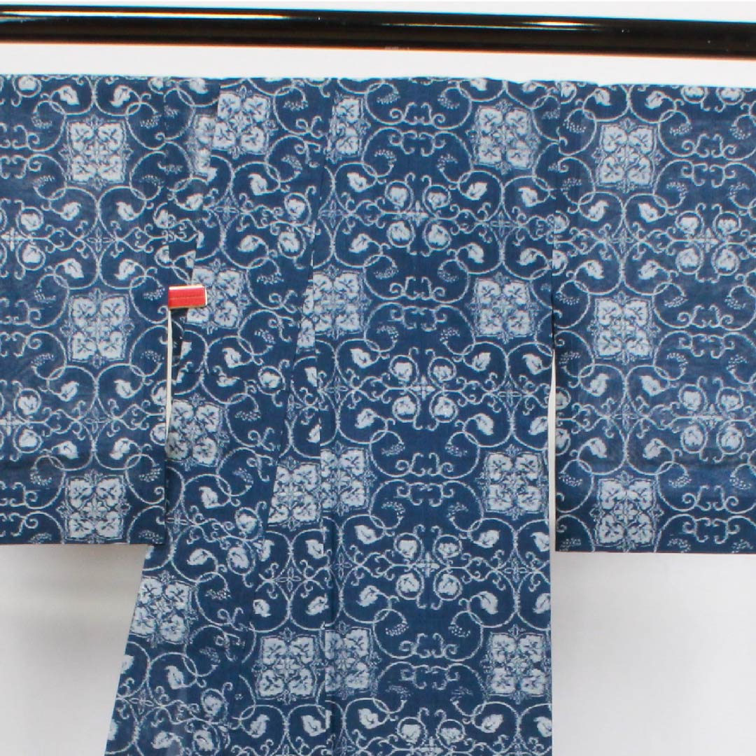 夏物 正絹 紬 身丈158.5cm 裄丈65cm 鉄葡萄色(てつぶどういろ) 宝相華唐草 紗 Sランク 紺系 1132000362318