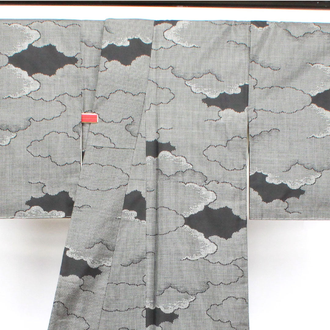 大島紬 身丈164.5cm 裄丈64.5cm 経緯絣 雲取り 正絹 Aランク 袷 黒系 1116002653410