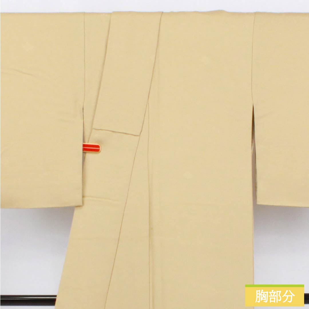 色無地 正絹 Aランク 身丈162cm 裄丈64cm 枯野色(かれのいろ) 綸子 菊 袷 ベージュ系 1114002253425