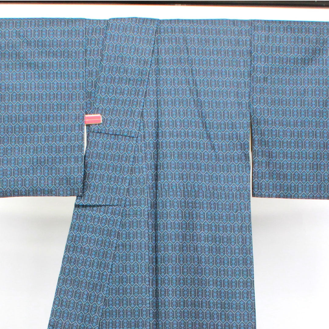 大島紬 身丈160.5cm 裄丈63cm 濃紺色 経緯絣 亀甲 正絹 Aランク 袷 紺系 1116002593418