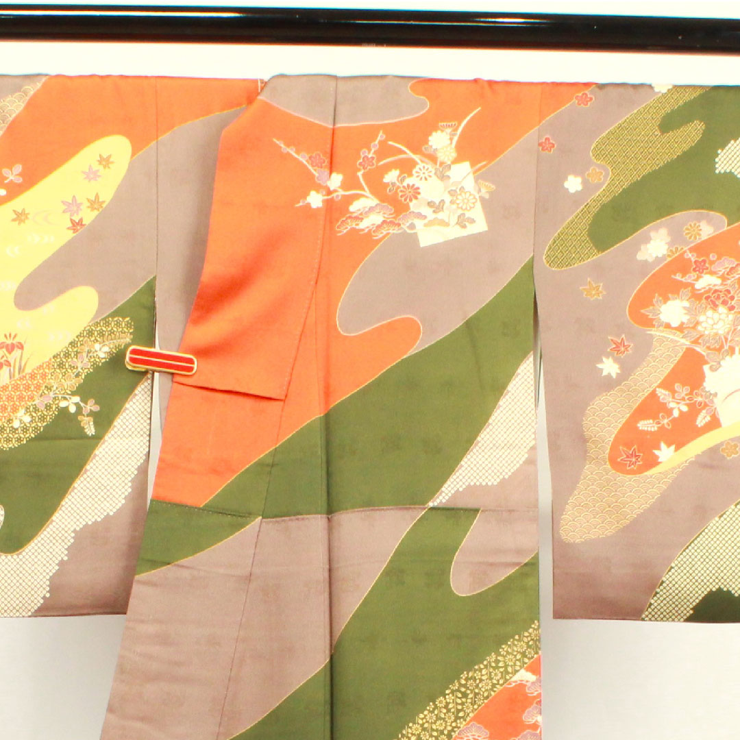 Homongi, pure silk, lined, length 157.5cm, sleeve length 63cm, auspicious motifs, chrysanthemum, pine, Seigaiha, A rank, gradation style, 1112002863399
