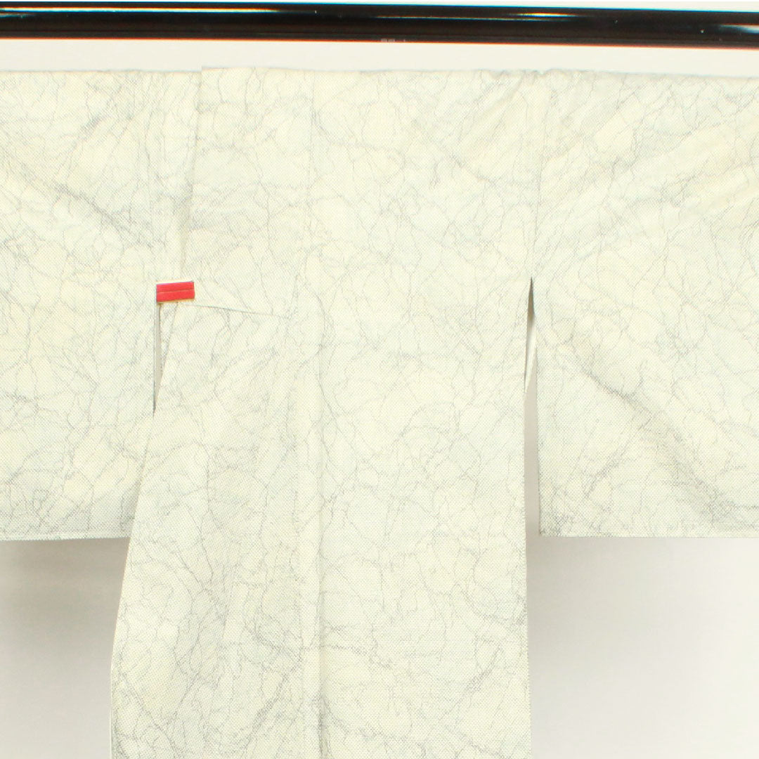 Oshima Tsumugi Length 162.5cm Sleeve length 67cm White Oshima Geometric pattern Pure silk A rank Awase White 1116002493411