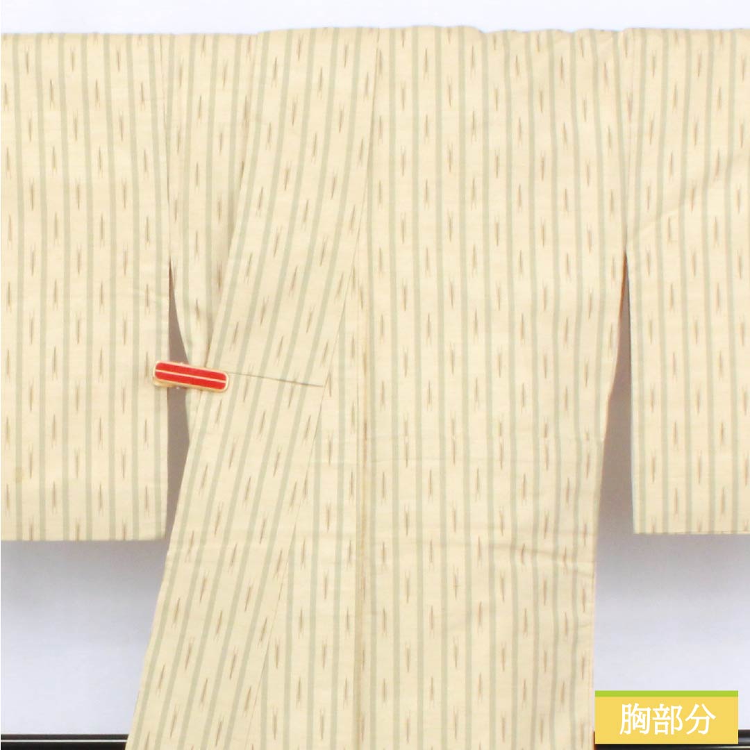 紬 正絹 Aランク 身丈171cm 裄丈68cm 鳥の子色(とりのこいろ) 真綿紬 縞 絣 袷 ベージュ系 1116004233625