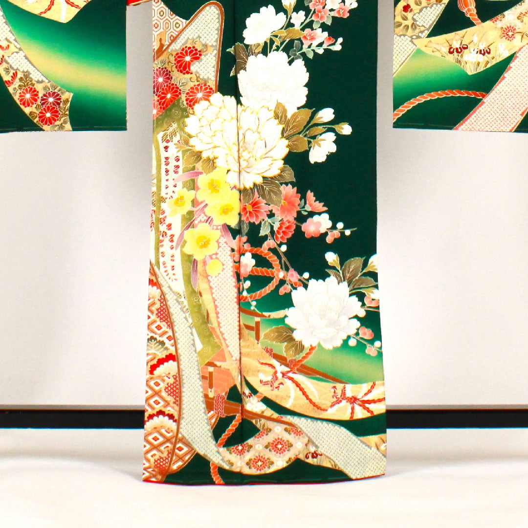 振袖 身丈165cm 裄丈65cm 袷 御所車に枝花模様 正絹 Sランク 緑系 1113000502519