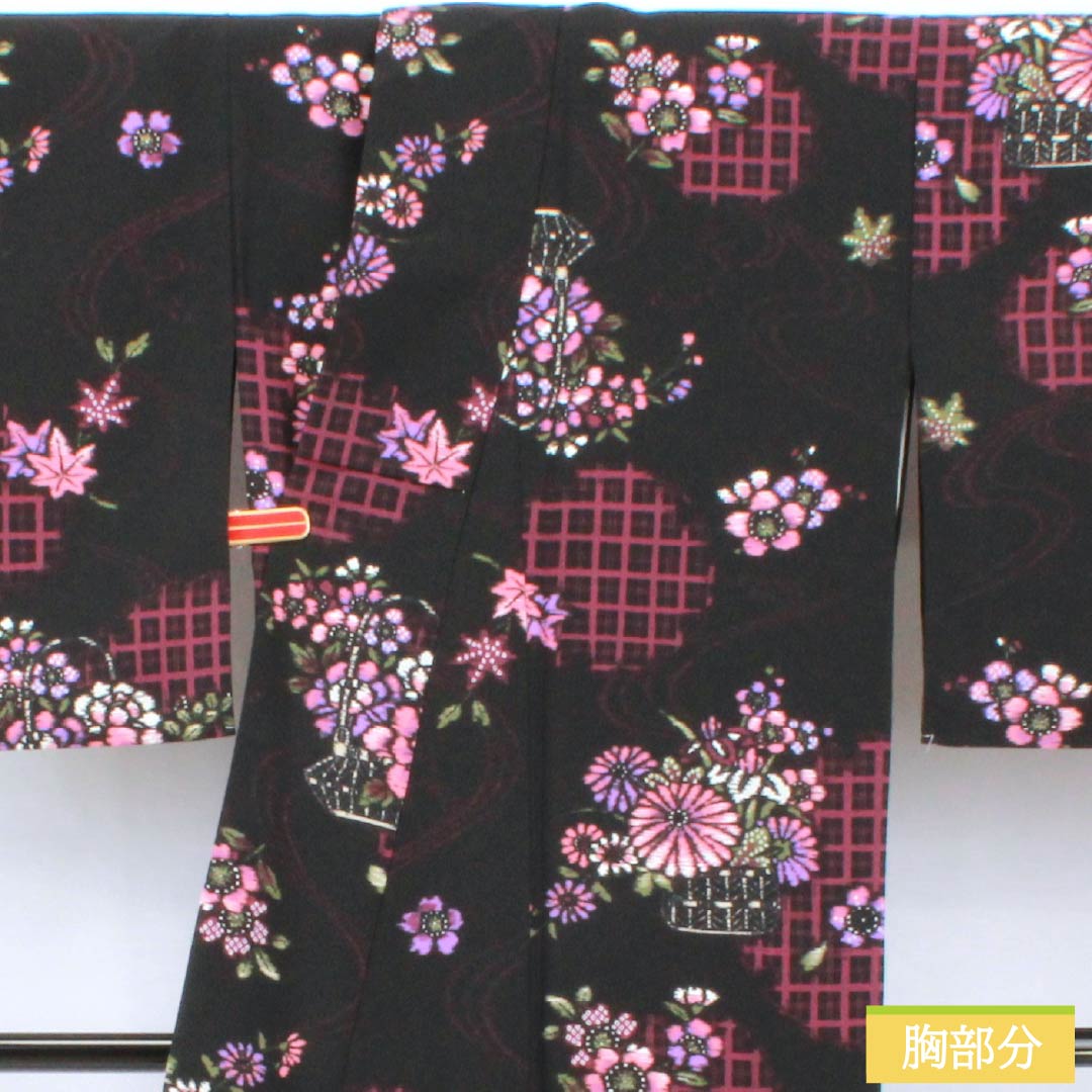 小紋 ポリエステル 身丈163cm 裄丈67cm 袷 花籠 洗える着物 Aランク 黒系 1115005893410