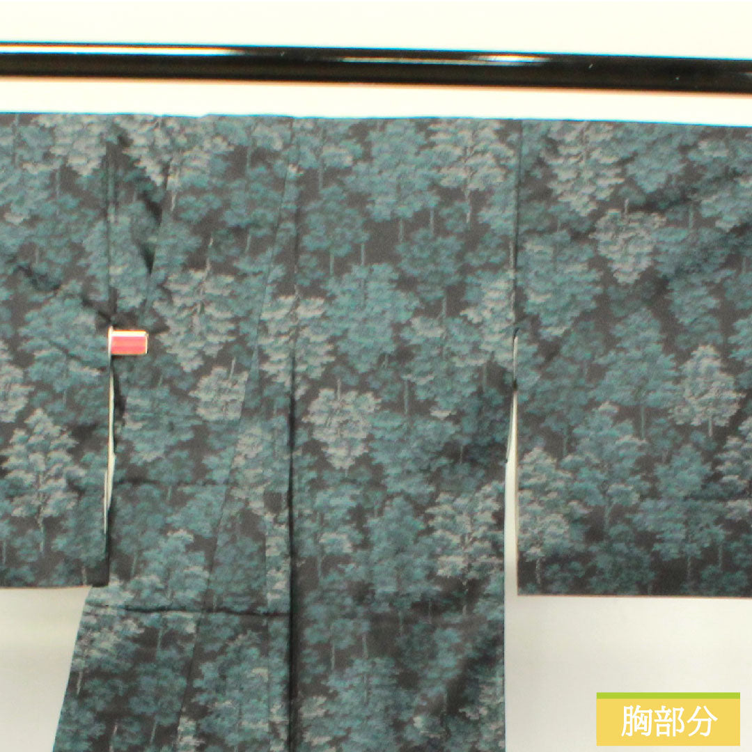 大島紬 正絹 身丈158cm 裄丈64.5cm 緯総絣 抽象模様 Sランク 袷 黒系 1116002942310