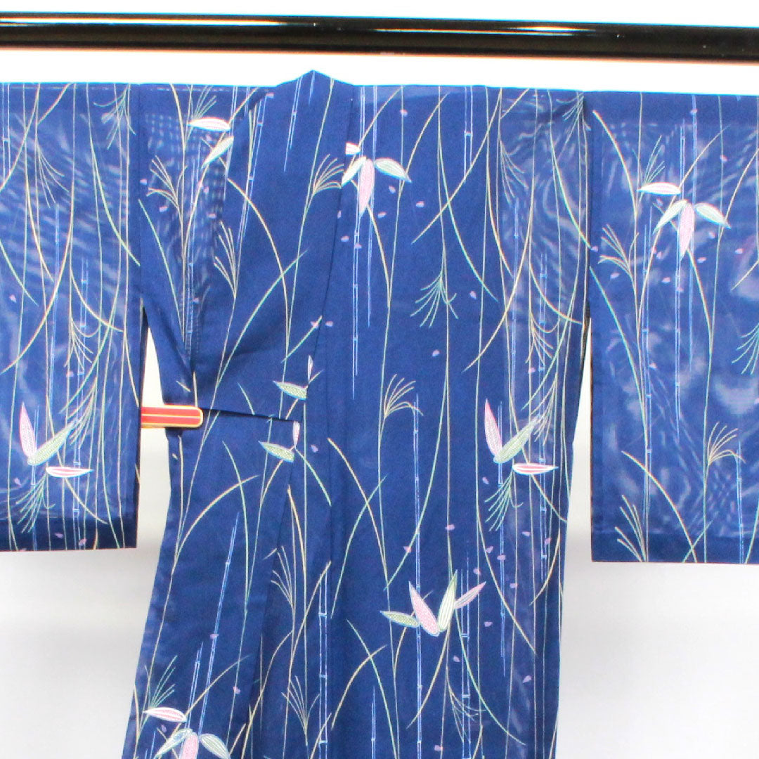 夏物 ポリエステル 小紋 身丈160cm 裄丈67cm 紺桔梗色(こんききょういろ) 竹 洗える着物 絽 Sランク 紺系 1132001442418