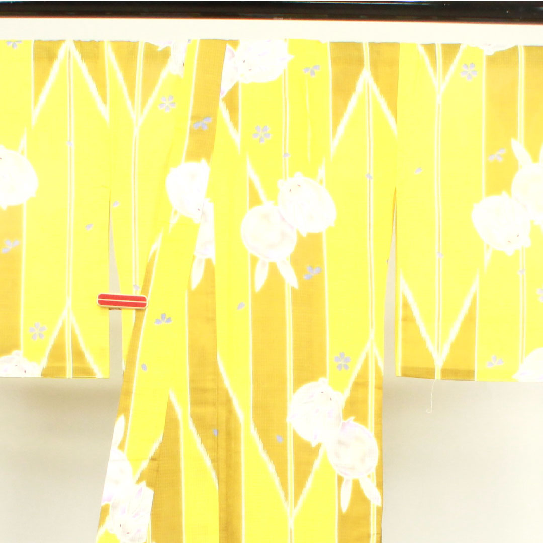 浴衣 苅安色 ウサギ 矢羽根 桜 木綿 Aランク 単衣 身丈165cm 裄丈67cm 黄系 1118001963523