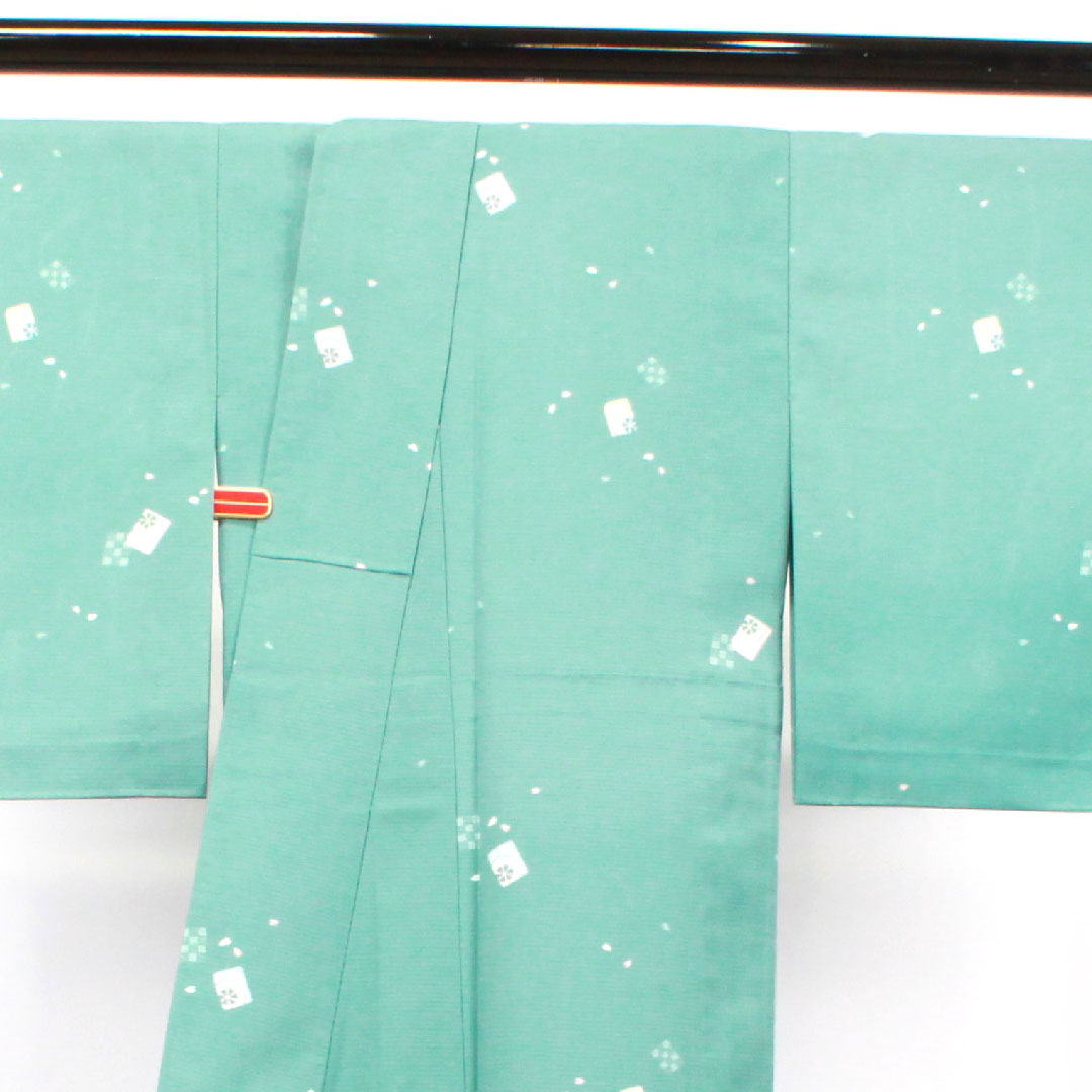 夏物 ポリエステル 小紋 身丈158.5cm 裄丈62cm 花緑青色(はなろくしょういろ) 洗える着物 桜の花びら 絽 Sランク 緑系 1132001692319