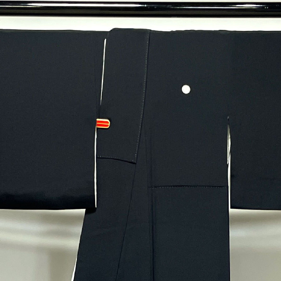 黒留袖 身丈155cm 裄丈61.5cm 袷 京友禅 吉祥文様 丸に剣片喰 正絹 Aランク 五つ紋 黒系 1111000913310