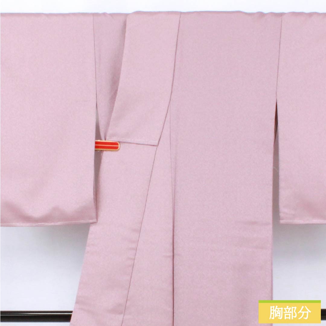 色無地 ポリエステル Sランク 身丈158cm 裄丈65cm 薄紫色(うすむらさきいろ) 綸子 抽象模様 しつけ糸付き 袷 紫系 1114002272320