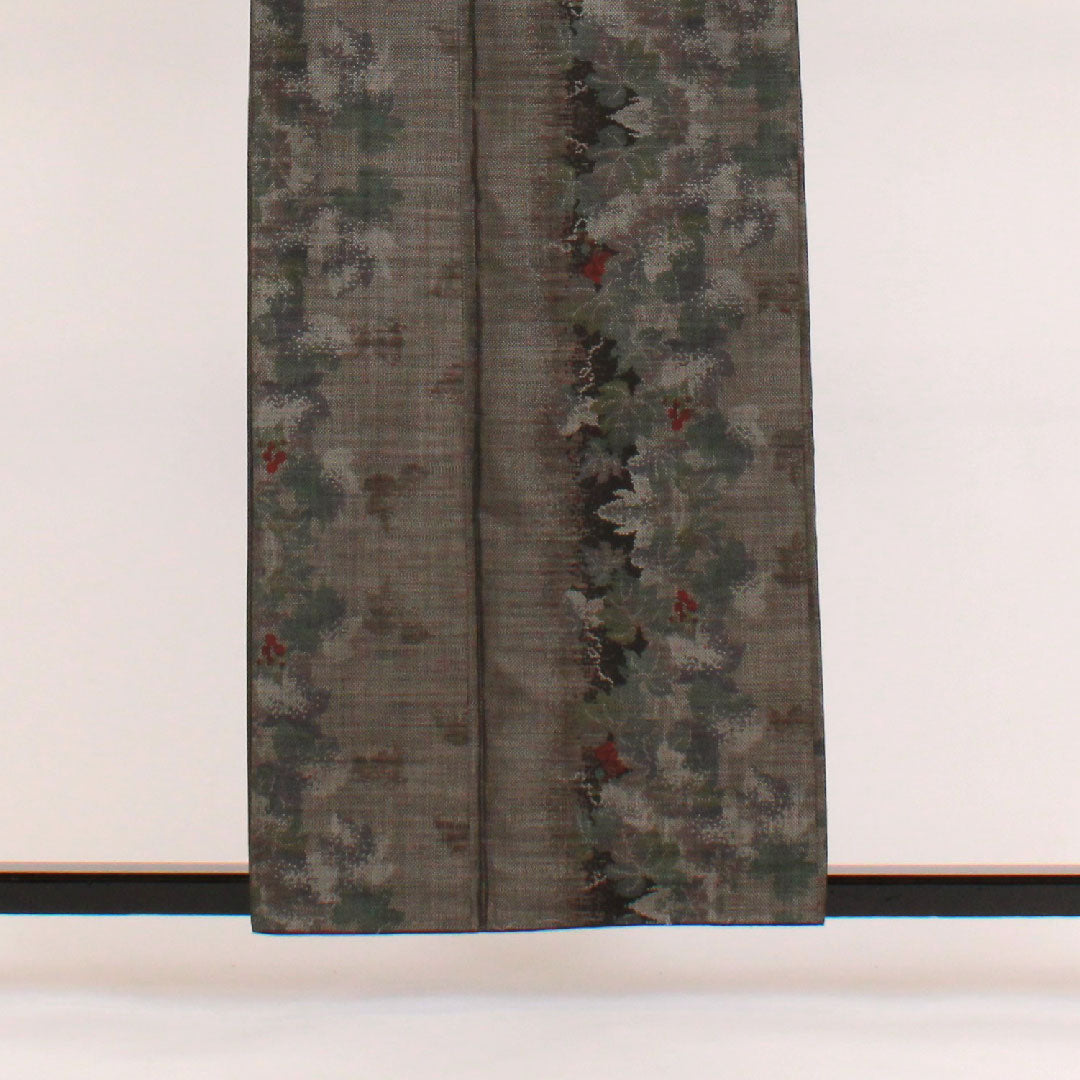 大島紬 身丈159cm 裄丈63cm 7マルキ 葡萄模様 正絹 Aランク 袷 黒系 1116000643310